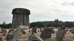 Pomnik ku czci ofiar w miejscu dawnego niemieckiego obozu zagłady w Treblince. Fot. PAP/P. Piątkowski