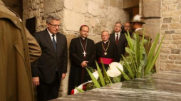 Bronisław Komorowski złożył wieniec przy grobowcu gen. Władysława Sikorskiego. Fot. PAP/S. Rozpędzik