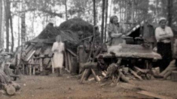 Uchodźcy w bazie samoobrony Przebraże (1943-1944). Źródło: IPN