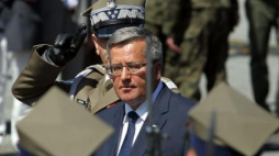Prezydent Bronisław Komorowski podczas uroczystości z okazji Święta Wojska Polskiego. Fot. PAP/R. Pietruszka