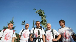 Wymarsz pieszej wyprawy szlakiem odsieczy wiedeńskiej Jana III Sobieskiego. Fot. PAP/S. Rozpędzik 