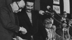 Mieczysław Jagielski i Lech Wałęsa po podpisaniu porozumienia. Gdańsk, 31.08.1980. Fot. PAP/CAF/Z. Trybek