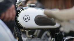 VII Świętokrzyski Zlot Motocykli SHL i Pojazdów Zabytkowych. Fot. PAP/M. Walczak