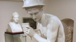 Bertel Torvaldsen "Merkury przed zabójstwem Argusa". Fot. PAP/J. Bednarczyk