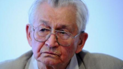 Leszek Moczulski. Fot. PAP/P. Kula