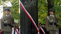 Uroczystość odsłonięcia Pomnika Cichociemnych Spadochroniarzy Armii Krajowej. Fot. PAP/R. Pietruszka