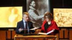 Minister Bogdan Zdrojewski i prezes Stowarzyszenia Antykwariuszy Polskich Zuzanna Migo-Rożek. Fot. PAP/L. Szymański 