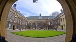 Oxford. Dziedziniec The Hall Lincoln College. Fot. PAP/J. Ochoński