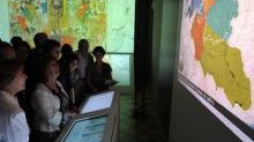 Wystawa Muzeum Historii Polski "Pod wspólnym niebem" na Zamku Królewskim w Warszawie. Fot. PAP/G. Jakubowski