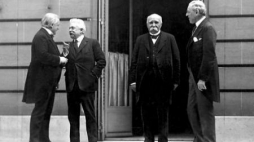 Od lewej: David Lloyd George, Vittorio Orlando, Georges Clemenceau, Woodrow Wilson. Fot. Wikipedia/US Army Signal Corps