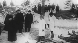 Członkowie komisji Burdenki w Katyniu. Fot U.S National Archives