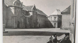 "Polska w podróży - wystawa Zofii Chomętowskiej w Fundacji Archeologii Fotografii w Warszawie. Fot. PAP/J. Kamiński