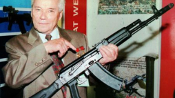 Michaił Kałasznikow. Fot. PAP/Archiwum 