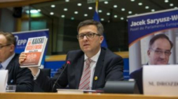 Dyrektor Muzeum Historii Polski Robert Kostro na konferencji w PE. Fot. Martin Lahousse, EPP Group. Źródło: MHP