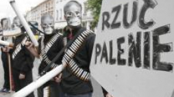 Parada z okazji Światowego Dnia Bez Tytoniu. Warszawa 2006 r. Fot. PAP/B.Zborowski