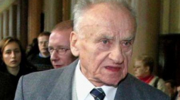 Były wiceszef MSW, gen. SB Władysław Ciastoń. Fot. PAP/T. Gzell
