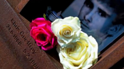 Fotografia Chrisa Gueffroy'a w Muzeum Muru Berlińskiego. Fot. PAP/EPA