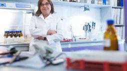 Dr hab. Maria Kała, chemik toksykolog. Fot. PAP/S. Rozpędzik