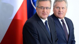 Obecny i były prezydent RP, Bronisław Komorowski i Aleksander Kwaśniewski. Fot. PAP/J. Turczyk 