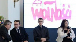 Prezydent Bronisław Komorowski podczas potkania z licealistami z Jarosławia. Fot. PAP/J. Turczyk