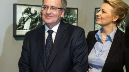 Prezydent RP Bronisław Komorowski i prezydent Łodzi Hanna Zadnowska na wystawie o Janie Karskim. Fot. PAP/G. Michałowski