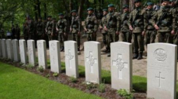 W Markajmach odsłonięto kwaterę jeńców brytyjskich z I wojny światowej. Fot. PAP/T. Waszczuk