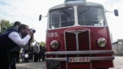Jedna z atrakcji zlotu będzie odrestaurowany autobus chausson. Fot. PAP/J.Kamiński