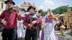 Festiwal Kapel i Śpiewaków Ludowych. Kazimierz Dolny, 29.06.2012. Fot. PAP/W. Pacewicz