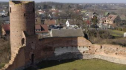 Zamek w Czersku. Fot. PAP/A. Rybczyński