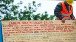 owe kopie tablic z postulatami sierpniowymi. Fot. PAP/A. Warżawa