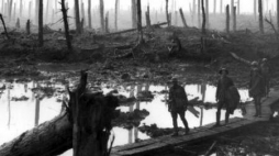 Australijscy żołnierze w pobliżu Ypres. 29.10.1917. Fot. Wikimedia Commons. Źródło: Australian War Memorial 