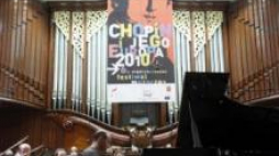 Pianista Nelson Goerner podczas próby przed występem na festiwalu Chopin i jego Europa w 2010 r. Fot. PAP/G. Jakubowski