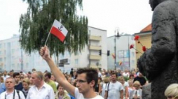 Minuta ciszy na pl. Krasińskich. Fot. PAP/J. Kamiński