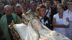 Kalwaria Zebrzydowska - uroczysta procesja pogrzebowa Matki Bożej. Fot. PAP/J. Bednarczyk 
