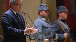Prezydent Bronisław Komorowski podczas otwarcia wystawy "Legiony Polskie 1914-1918". Fot. PAP/J. Bednarczyk Prezydent Bronisław Komorowski podczas otwarcia wystawy "Legiony Polskie 1914-1918". Fot. PAP/J. Bednarczyk