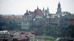 Widok na Lublin z tarasu na baszcie Zamku w Lublinie. Fot. PAP/W. Pacewicz