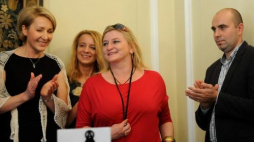 Laureatka nagrody Małgorzata Matecka (C). Uroczystość wręczenia Nagrody im. Ireny Sendlerowej. Fot. PAP/B. Zborowski