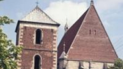 Gotycka bazylika mniejsza pw. Narodzenia Najświętszej Maryi Panny w Wiślicy. Fot. PAP/J. Morek