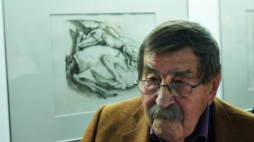 Guenter Grass podczas wernisażu w Państwowej Galerii Sztuki w Sopocie. Fot. PAP/A. Warżawa