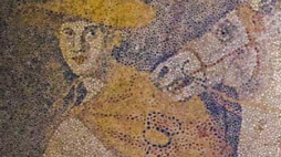 Fragment odkrytej w grobowcu w Amfipolis mozaiki z Hermesem. Fot. PAP/EPA