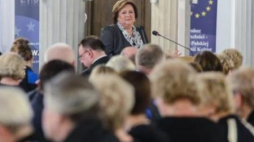 Anna Komorowska podczas konferencji w Sejmie na 20-lecie polskiej sekcji Europejskiej Unii Kobiet. Fot. PAP/J. Kamiński