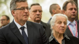 Prezydent Bronisław Komorowski i siostra ks. Jerzego Popiełuszki Teresa Boguszewska. Fot. PAP/T. Żmijewski