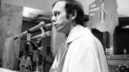 Ks. Jerzy Popiełuszko. Maj 1983 r. Fot. PAP/G. Rogiński