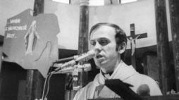 Ks. Jerzy Popiełuszko. Maj 1983 r. Fot. PAP/G. Rogiński