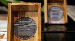 Medal Sprawiedliwy wśród Narodów Świata. Fot. PAP/R. Pietruszka