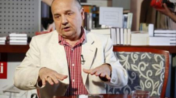 Gość specjalny Targów Książki Historycznej rosyjski pisarz Wiktor Suworow. Fot. PAP/A. Reszko