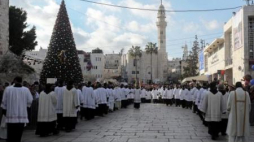 Procesja do Bazyliki Narodzenia Pańskiego w Betlejem. 2014.12.24. Fot. PAP/EPA