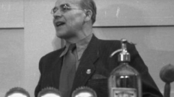 Władysław Gomułka na Kongresie Zjednoczeniowym. Fot. PAP/W. Kondracki