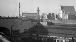 Warszawa 1951. Tunel Trasy W-Z pod placem Zamkowym. Fot. PAP/CAF