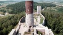 Ruiny zamku w Chęcinach w 2001 r. Fot. PAP/P. Polak